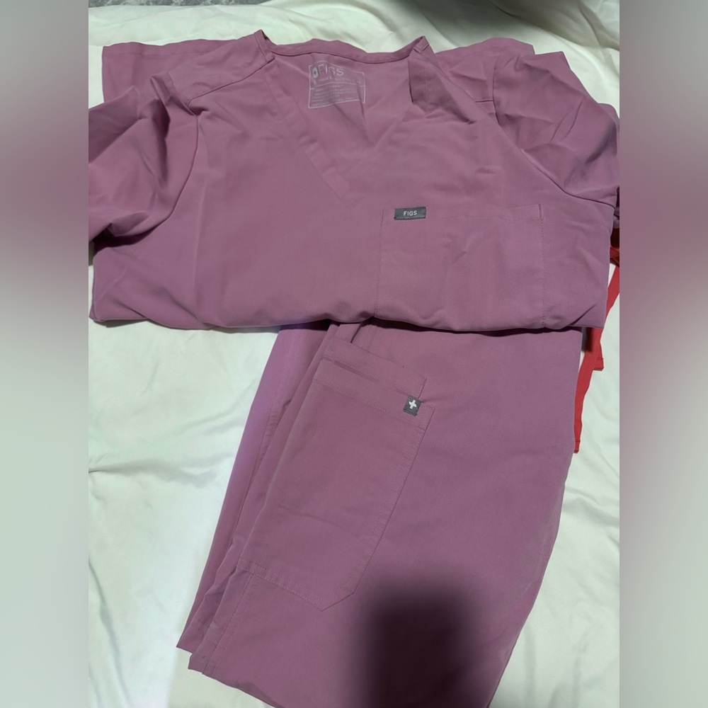 Figs Pink Scrub Set